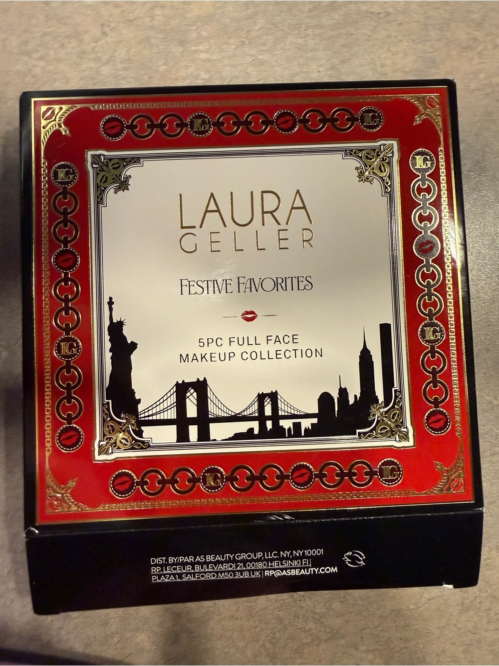 Laura Geller Festive Favorites Makeup Set - Red & Gold Trim